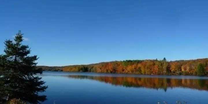Appartement au bord d'un lac, Québec