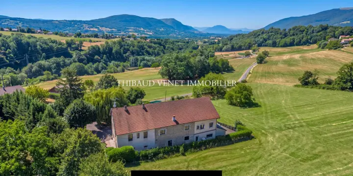 Maison de campagne rénovée à vendre, 470 M², à Challonges 74910 (30 minutes de Genève).