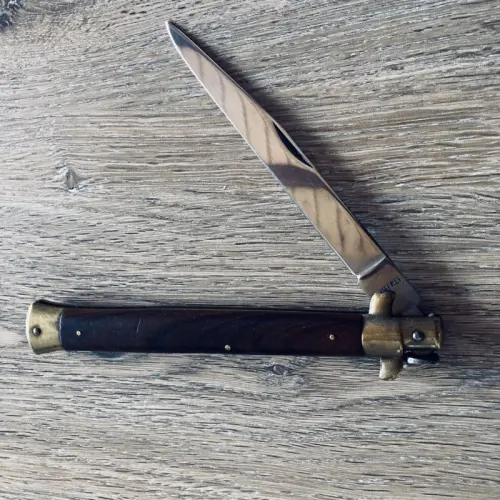 Stiletto vintage années 70 à Avry d Pont