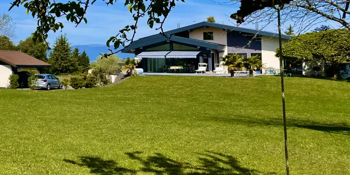 Villa 8 pièces de 265m2 - 6 chambres - 5 salles de bain - 2419m2 de jardin - Piscine