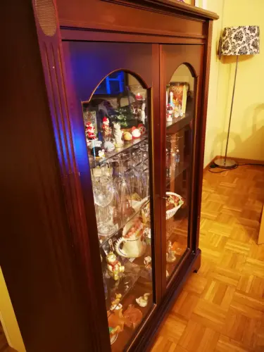Meuble vitrine à vendre à Renens