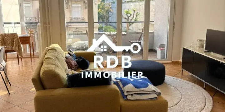 Appartement de 4 pièces au 2ème étage situé à Genève 1202