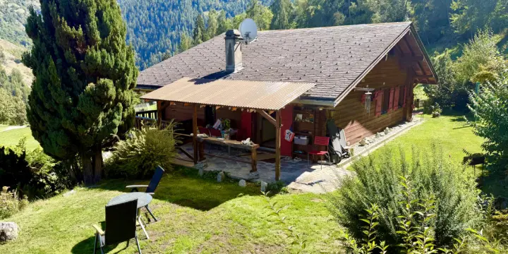 CHALET INDIVIDUEL AVEC VUE EXCEPTIONNELLE ET SANS VIS-À-VIS A BASSE NENDAZ