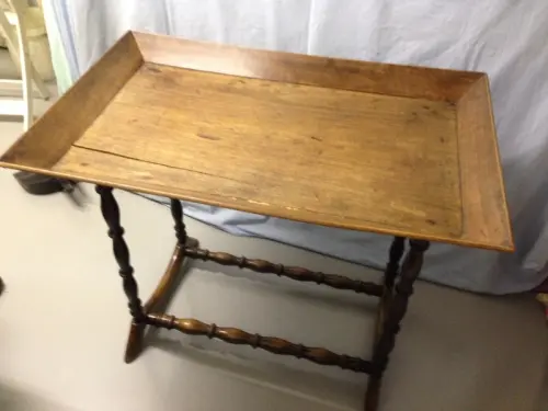 Table d''époque à 0nex