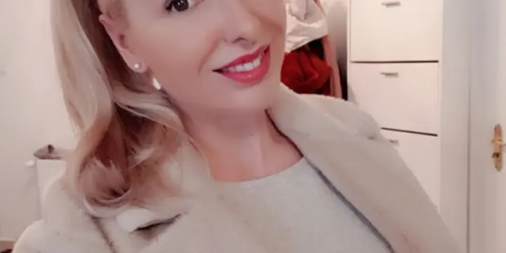 Miss Chloé en privé : Votre ultime GFE à Genève!