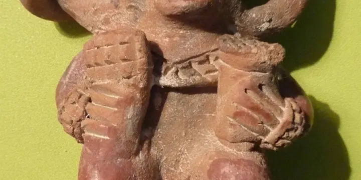 Sculpture précolombienne en terre cuite