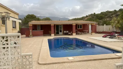 Finca à Crevillent Alicante avec piscine et 10 613 m² de terrain