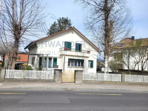 Grande Maison dans le centre du village à Bassecourt