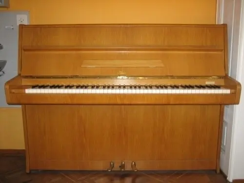 Urgent - Genève : piano droit d'occasion à Genève