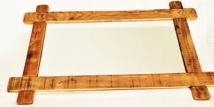 Miroir mural en bois