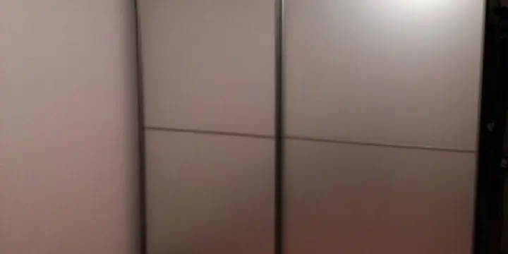 Très jolie armoire Pfister