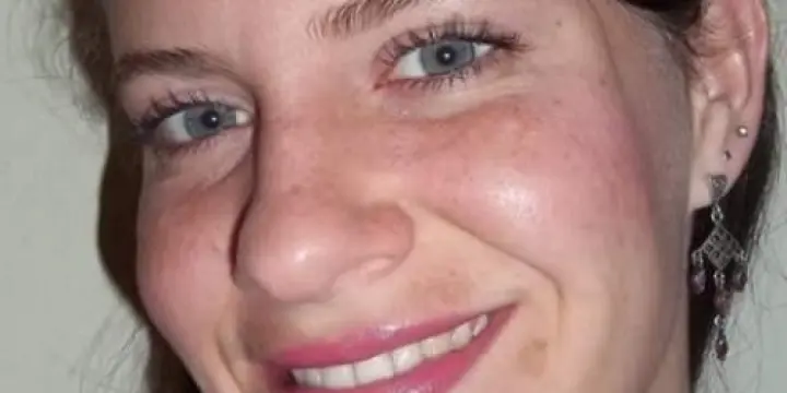 Jeune femme de menage