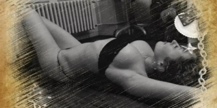 lina belle femme blonde