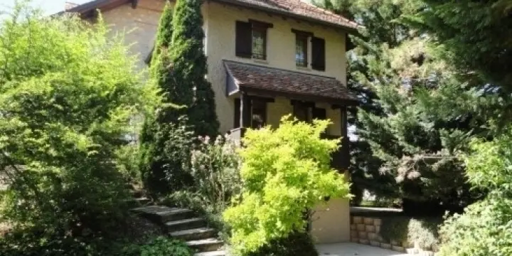 Très bel appartement atypique au bord de l\'eau dans ancien moulin