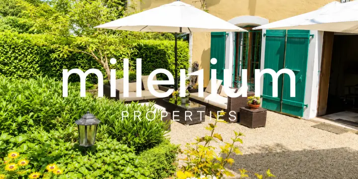 Appartement duplex de charme en rez-de-jardin au Château Barillet --Satigny