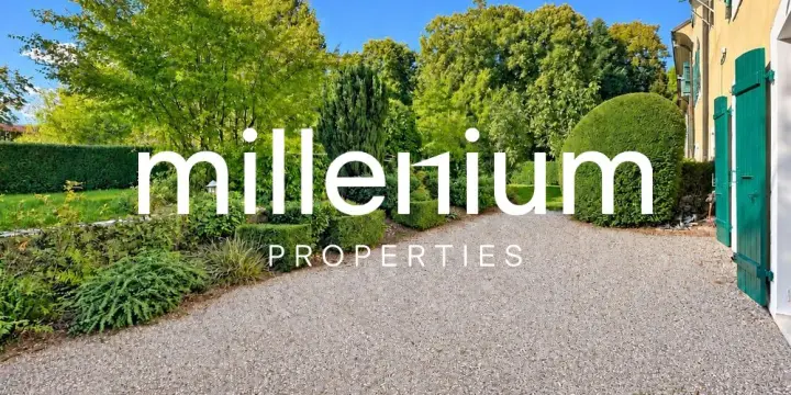 Appartement duplex de charme en rez-de-jardin au Château Barillet --Satigny