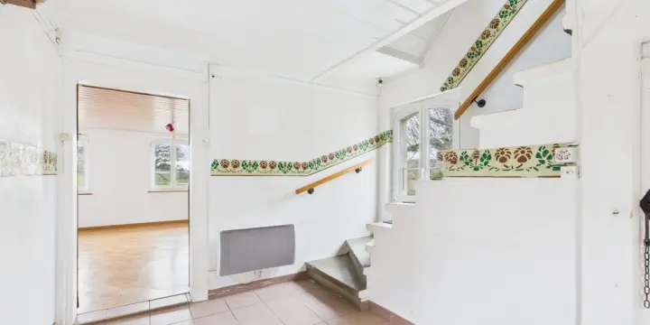 Maison de maître avec grange et grand terrain