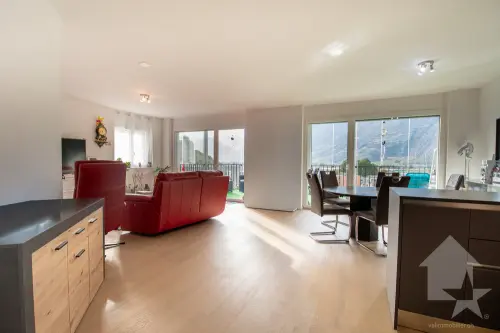 Spacieux appartement traversant de 4.5 pièces avec terrasse