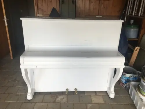 A donner piano droit à St-Aubin
