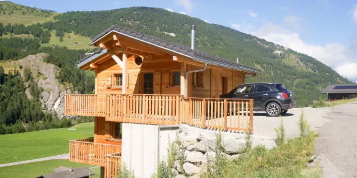 Superbe chalet neuf à Liddes ! Ensoleillement top et belle vue !