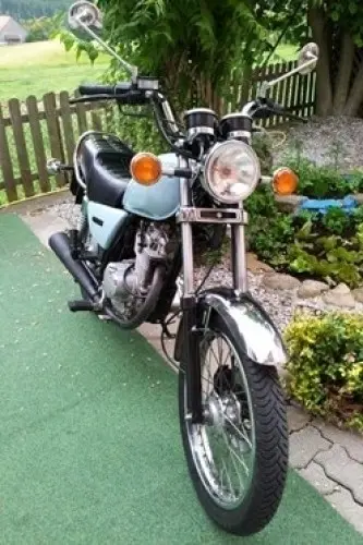 Suzuki GN 125 (exp.le 12.04.2012) à Neyruz