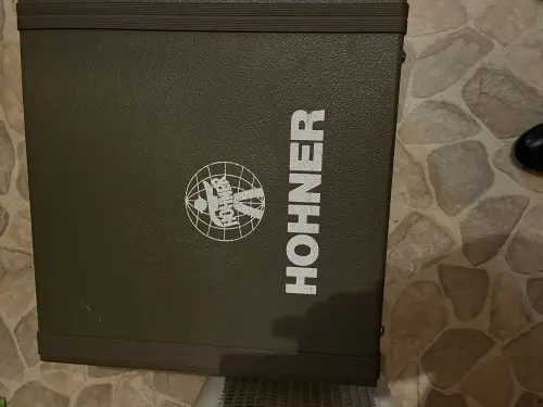 Vend accordéon chromatique suite décès à Troistorrents