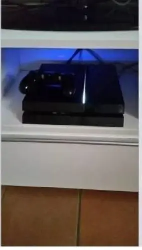 PS4 neuve 500Go + Batman Arkham Knight + à berne
