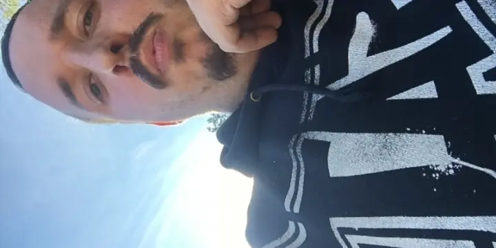 Relation virtuelle sûre et gratuit.