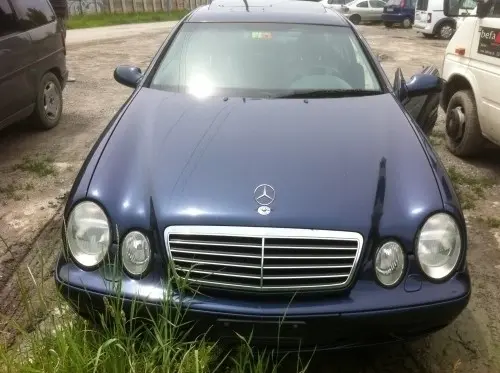 Mercedes-benz CLK430 à Sierre