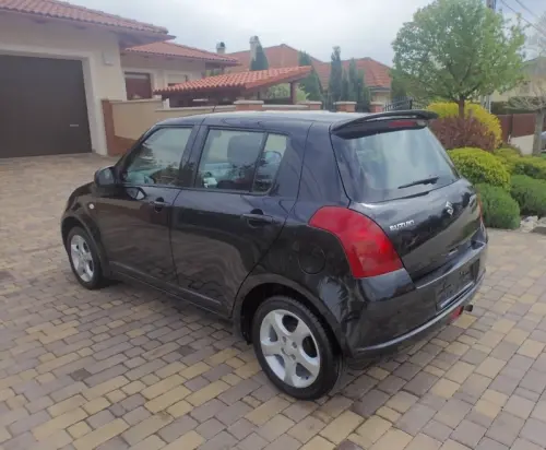 SUZUKI SWIFT 1,3 GLX MISTIC à jura