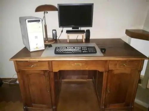 A vendre bureau + lampe à Neuchâtel