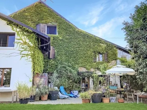 Cachet et charme vous attendent....   A 10 min de Nyon à Nyon