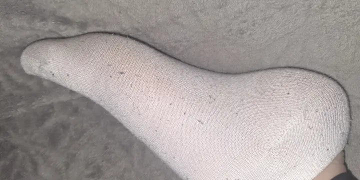 Chaussettes portées authentiques – odeur naturelle garantie 🔥
