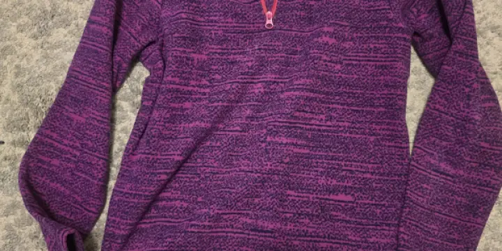 Pull polaire fille 9, 10 ans à 3.-