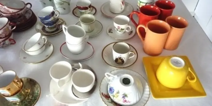porcelaine - tasses et sous-tasses