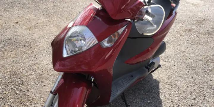 Scooter Honda  Dylan 125 cm3 rouge
