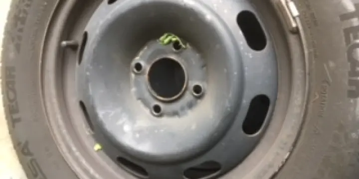 4 jantes avec pneux d'hivers