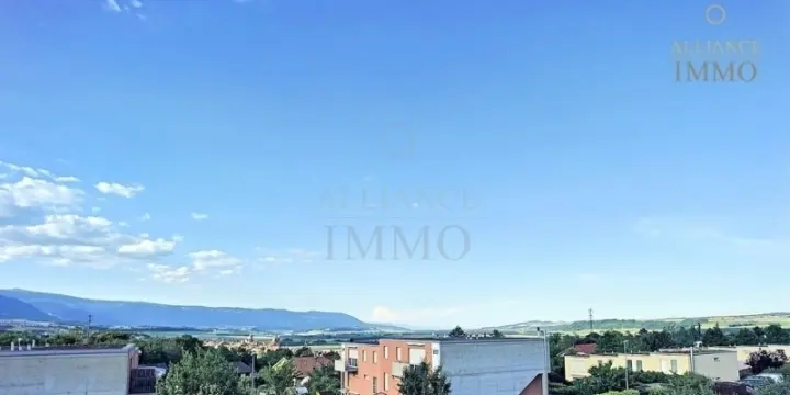 Superbe appartement en attique, comme neuf et au calme à vendre!