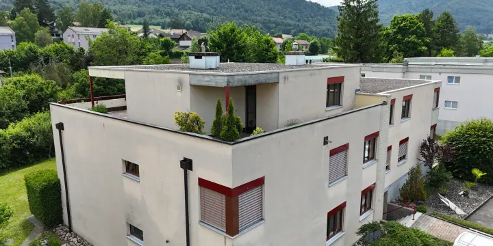 À Bassecourt spacieux attique 7.5 pièces de 170 m² à vendre