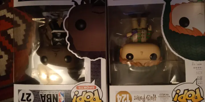 12 figurines pop funko