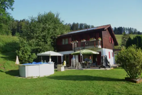Location de maison de vacances à Enney