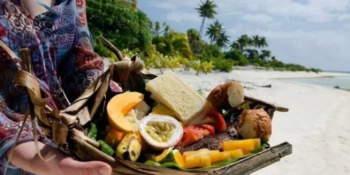 Vendeur de boissons et de collations sur la plage