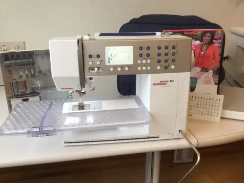 Bernina Aurora 450. avec BSR pied. comme à Lausanne