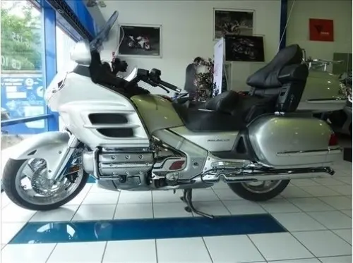 moto honde goldwing gl 1800 à bazancourt