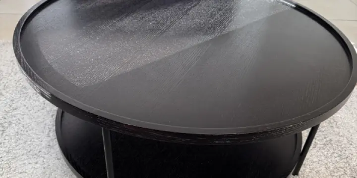 Table de salon Pfister en chêne- noire en très bon état