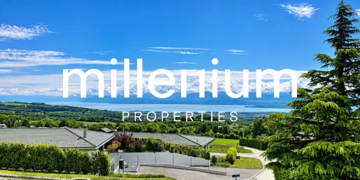 Luxurious villa with a panoramic view of the mountains and lake