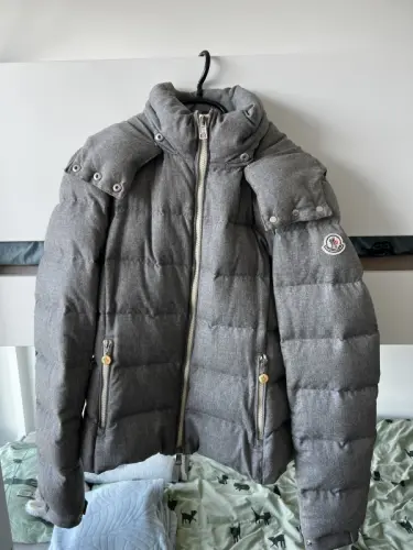 Veste Moncler T2 à Genève