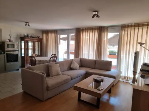 Magnifique 5 pièces sur la Rue de Carouge avec balcon à Genève