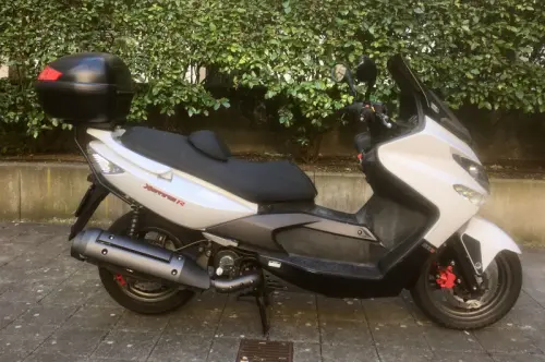 Kymco 300 Ri à Genève