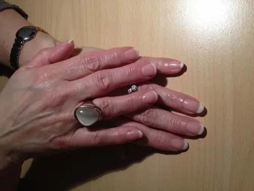 Pose de vernis semi-permanent  à La Chaux-de-Fonds